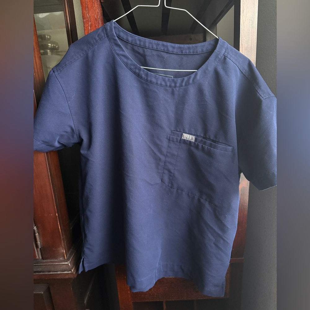 FIGS navy blue Cabral Relaxed Crewneck Scrub Top Medium